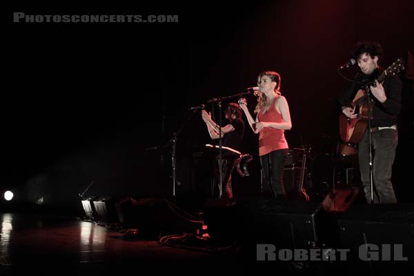HOLLYSIZ - 2011-03-21 - PARIS - Olympia - 